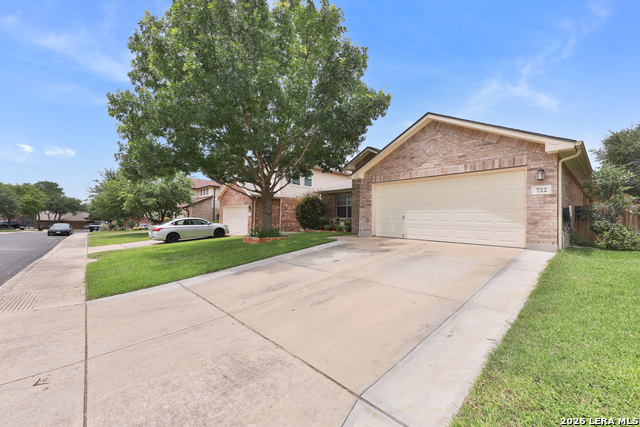 722 Point Springs Property Photo 4