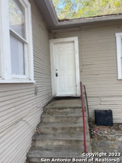 1011 Avant Ave Property Photo 1
