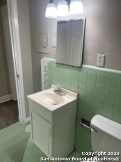 1011 Avant Ave Property Photo 6