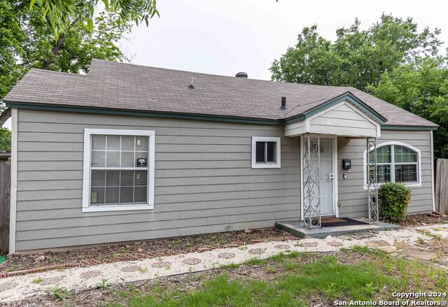 120 Nelson Ave Property Photo 2