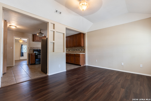 120 Nelson Ave Property Photo 4