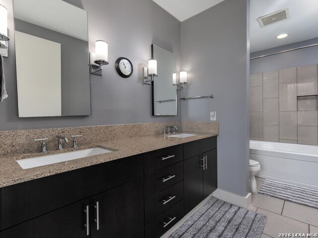 610 E Market St Property Photo 14