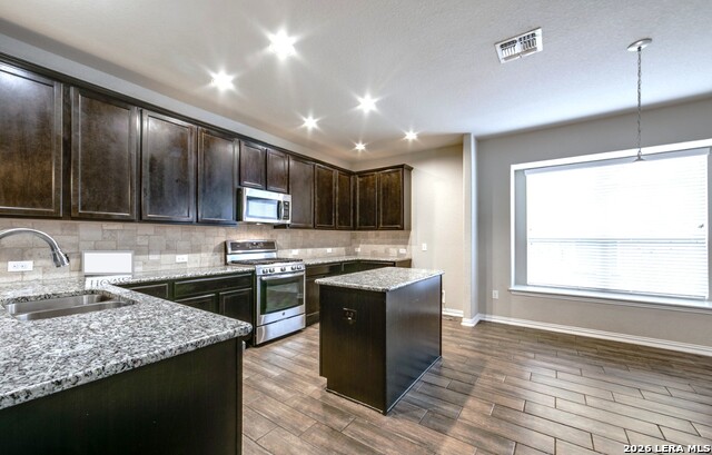 7931 Headwaters Trl Property Photo 6