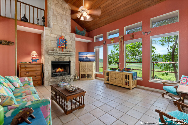 696 Faurie Rd Property Photo 6