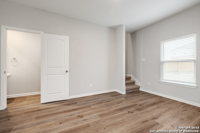 9234 Foxing Blfs Property Photo 5