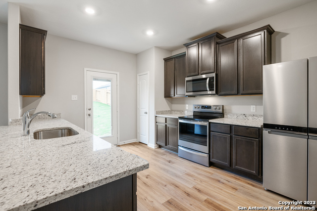 9234 Foxing Blfs Property Photo 6