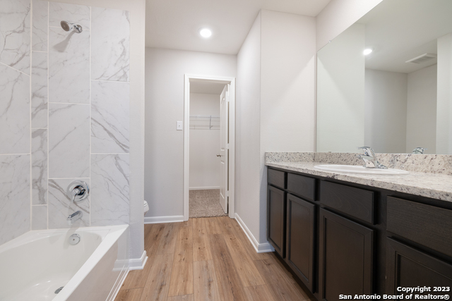 9234 Foxing Blfs Property Photo 9