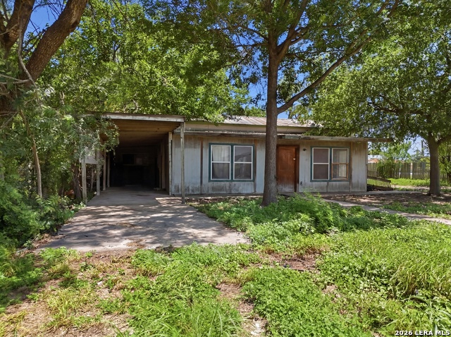 312 E Brazos St Property Photo 1