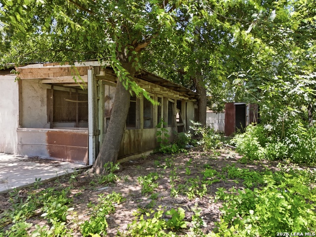 312 E Brazos St Property Photo 3