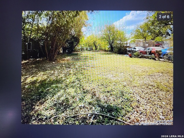 1028 Morales St Property Photo 5