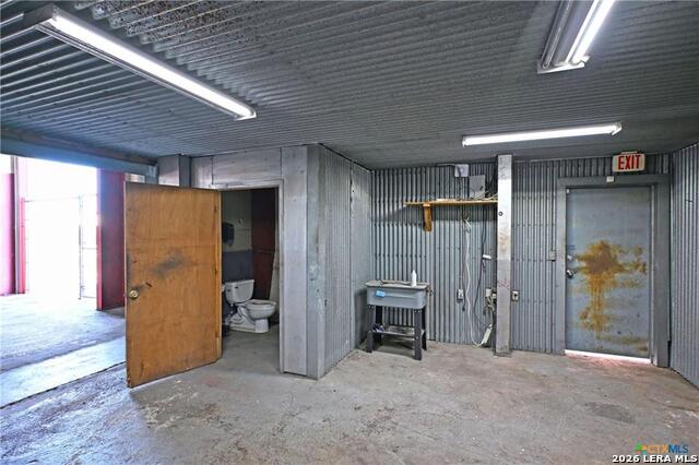 1127 Bowie Property Photo 8