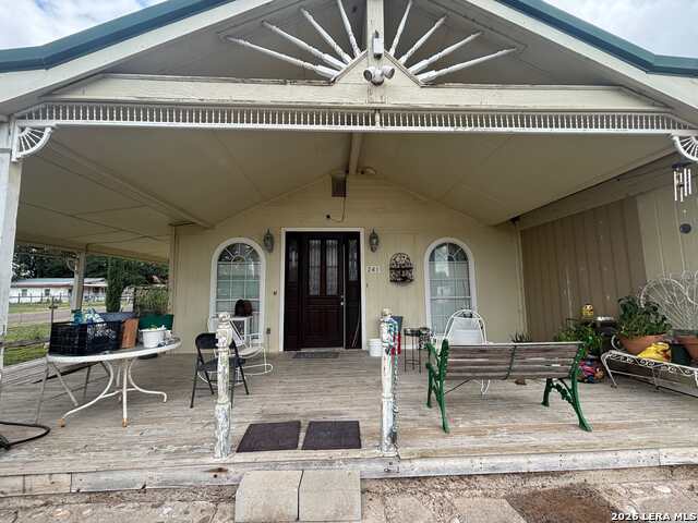 241 E Moore Ave