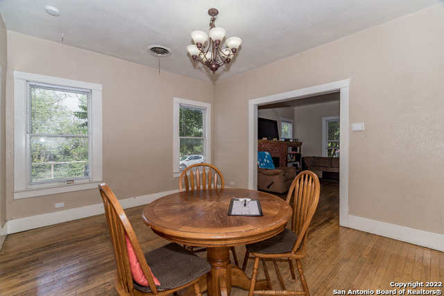 538 W Elsmere Pl Property Photo 3