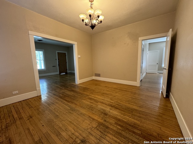 538 W Elsmere Pl Property Photo 6