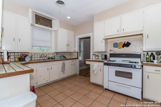 538 W Elsmere Pl Property Photo 8
