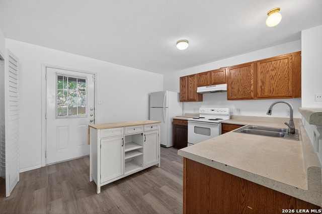 10 Bratton Dr Property Photo 14