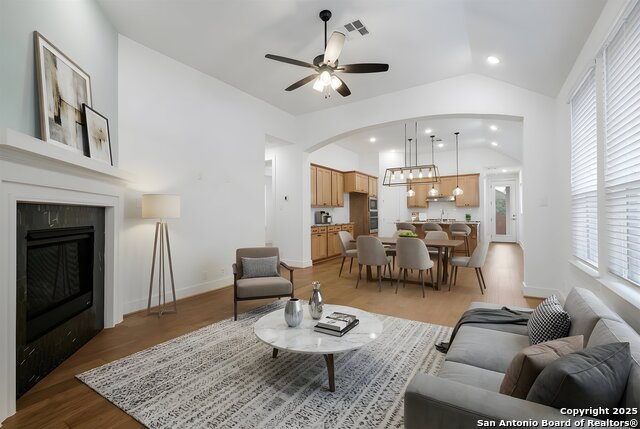 1020 Easy Gruene Property Photo 4