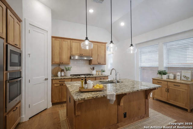 1020 Easy Gruene Property Photo 8