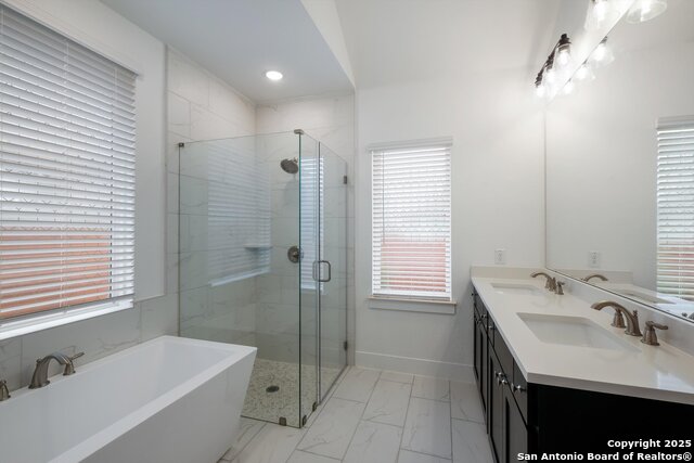 1020 Easy Gruene Property Photo 16
