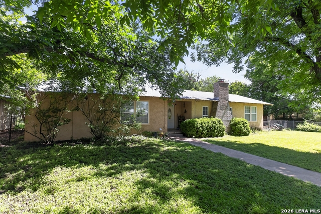 210 W Redbud St Property Photo 2