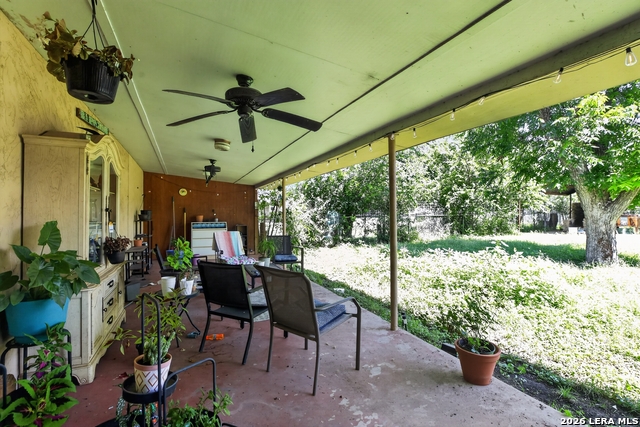 210 W Redbud St Property Photo 6