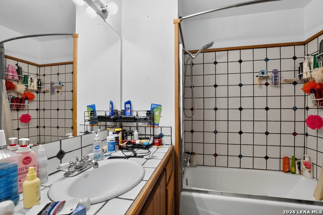 210 W Redbud St Property Photo 7