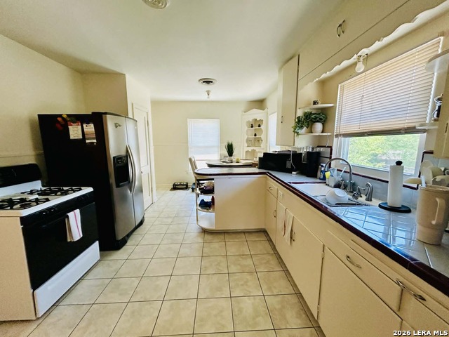 507 Exeter Rd Property Photo 7