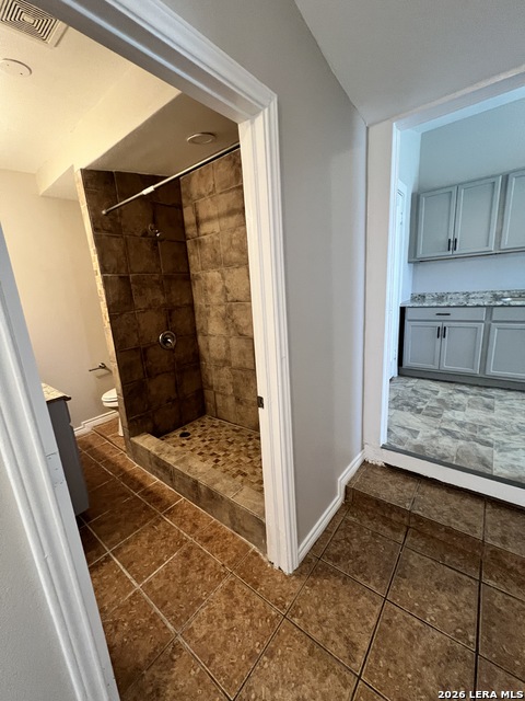 319 Harding Pl Property Photo 8
