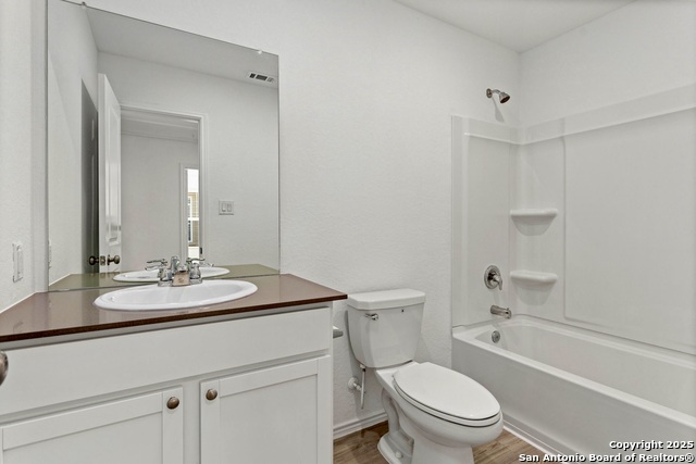 13528 Barton Cv Property Photo 8