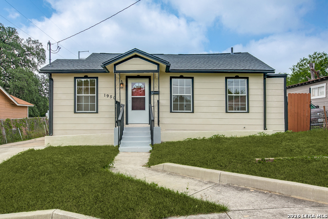 1950 Lamar St Property Photo 1