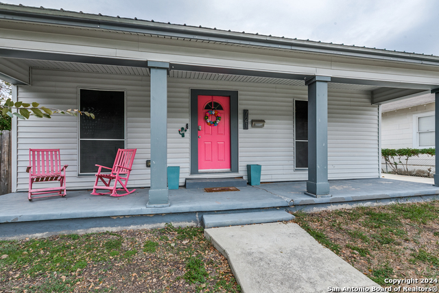 721 Elmwood Dr Property Photo 3