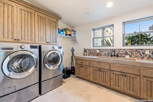 277 Majestic Ridge Property Photo 18