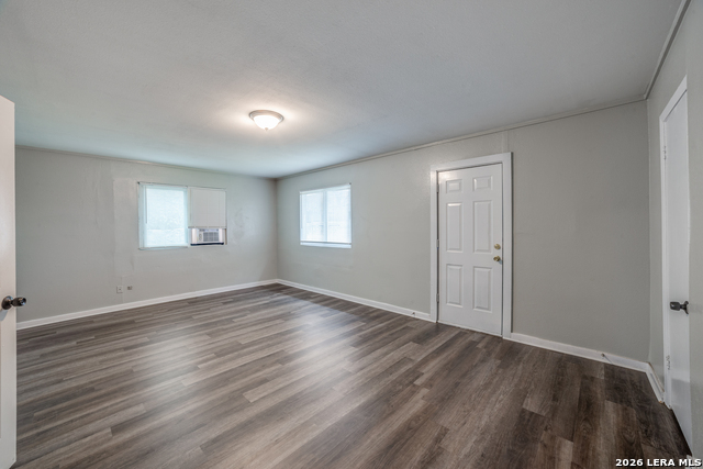 1311 Kayton Property Photo 7