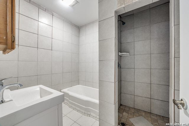 1311 Kayton Property Photo 10