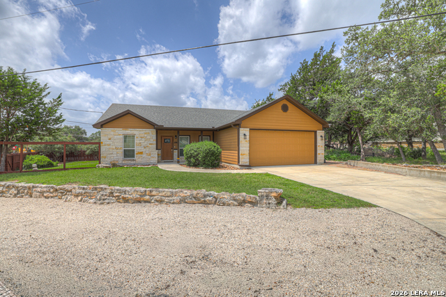 596 Riviera Dr Property Photo 2