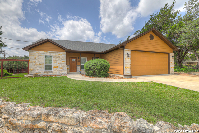 596 Riviera Dr Property Photo 4