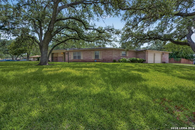 105 Doris Dr Property Photo 1