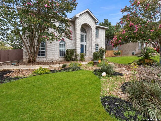 815 Stoneway Dr Property Photo 2