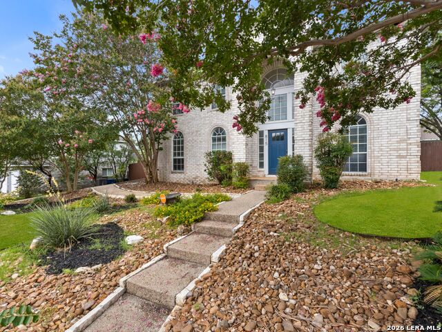 815 Stoneway Dr Property Photo 3