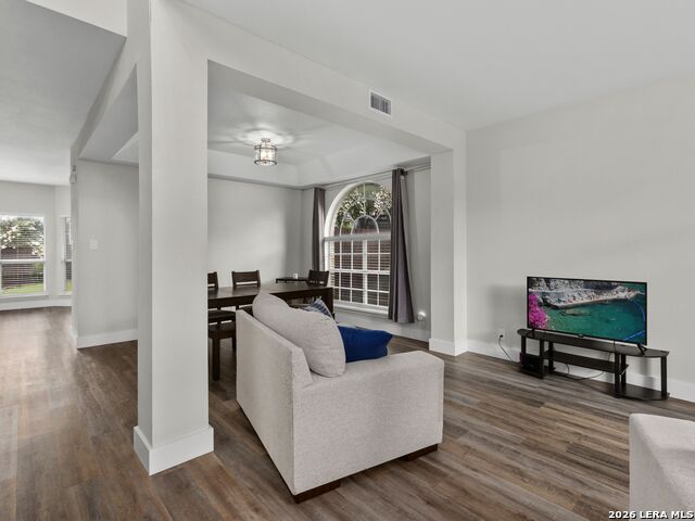 815 Stoneway Dr Property Photo 8