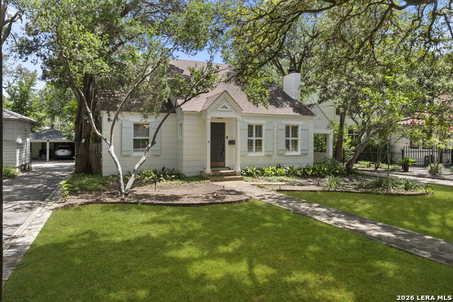 216 Tuxedo Ave Property Photo 5