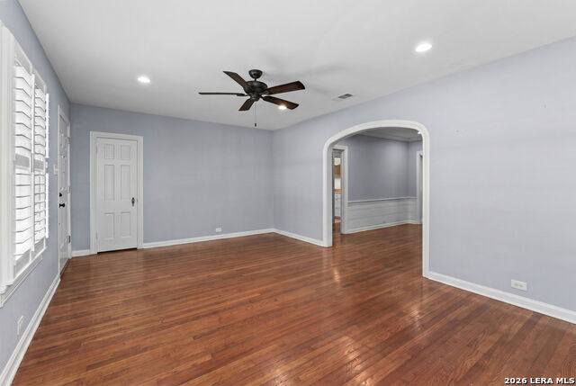 216 Tuxedo Ave Property Photo 9