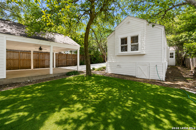 216 Tuxedo Ave Property Photo 32