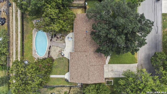 421 Windcrest Dr. Property Photo 40