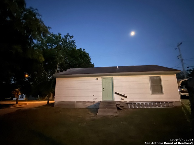 902 Saint Mary Property Photo 3