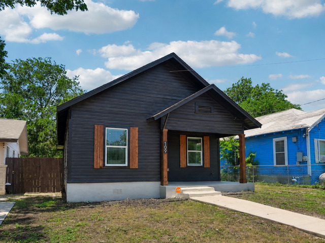 109 Utah St Property Photo 1