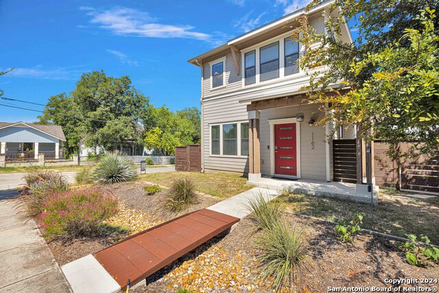 1162 N Olive St Property Photo 2