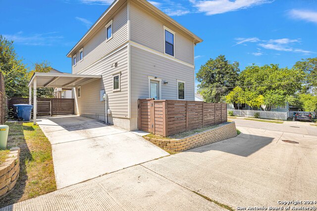 1162 N Olive St Property Photo 27