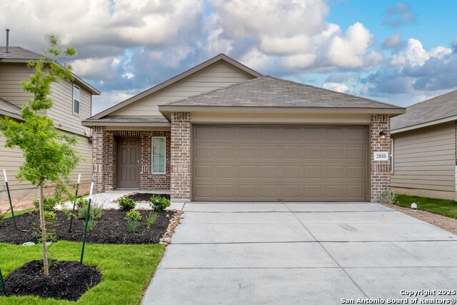 2850 Brogan Crk Property Photo 1