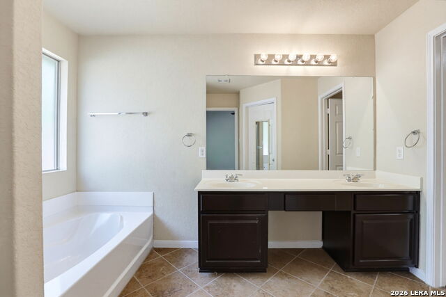 10218 Margarita Hl Property Photo 14